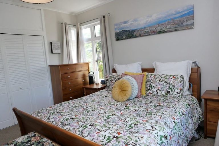 Photo of property in 213 Te Moana Road, Waikanae, 5036