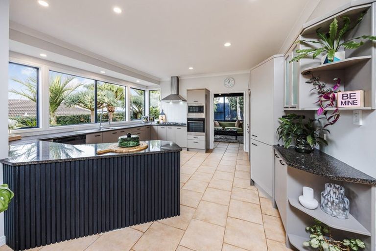 Photo of property in 62 Keywella Drive, Conifer Grove, Takanini, 2112