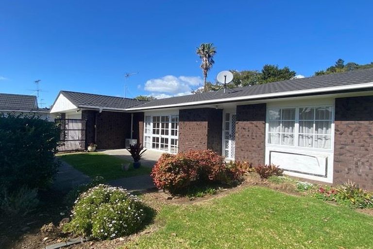 Photo of property in 10 Mimosa Place, Half Moon Bay, Auckland, 2012