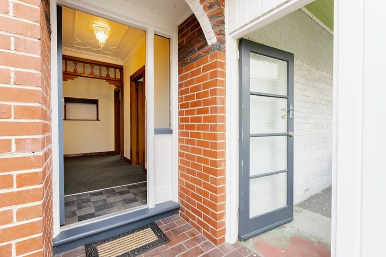 Photo of property in 2 Wakatipu Street, Ravensbourne, Dunedin, 9022