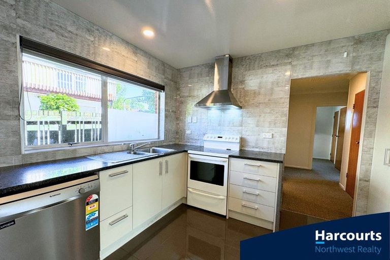 Photo of property in 1/48 View Road, Henderson, Auckland, 0612