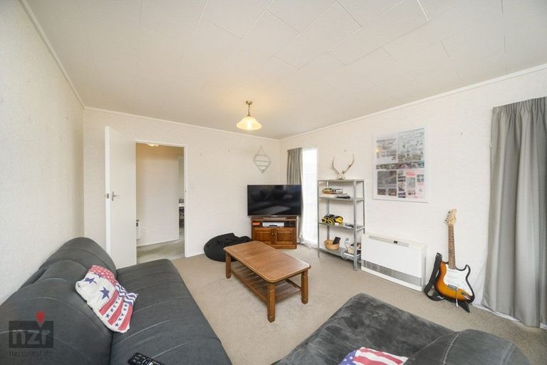 Photo of property in Charleville Court, 1/225 Ruahine Street, Roslyn, Palmerston North, 4414