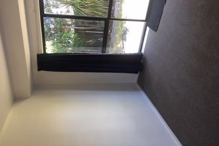 Photo of property in 10 O'sullivan Place, Waiuku, 2123