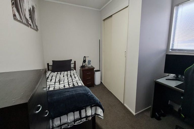 Photo of property in 2/37a Bracken Road, Paparangi, Wellington, 6037