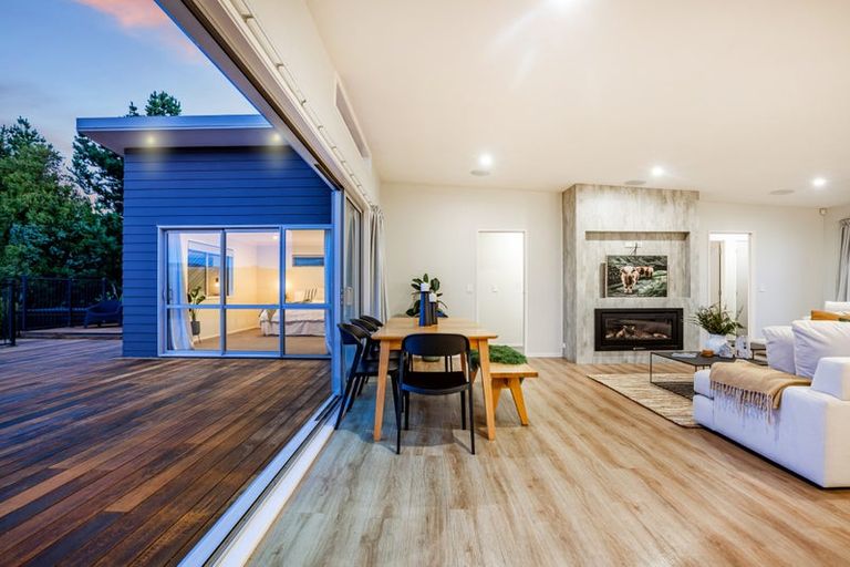 Photo of property in 136 Endeavour Drive, Whitby, Porirua, 5024