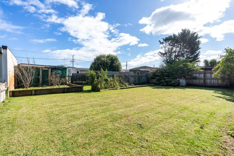 Photo of property in 76 Park Avenue, Waitarere Beach, Levin, 5510