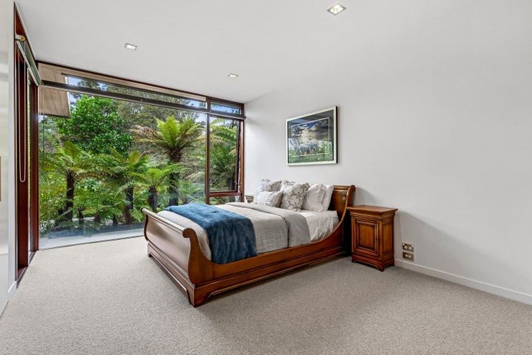 Photo of property in 20 Oscar Road, Greenhithe, Auckland, 0632