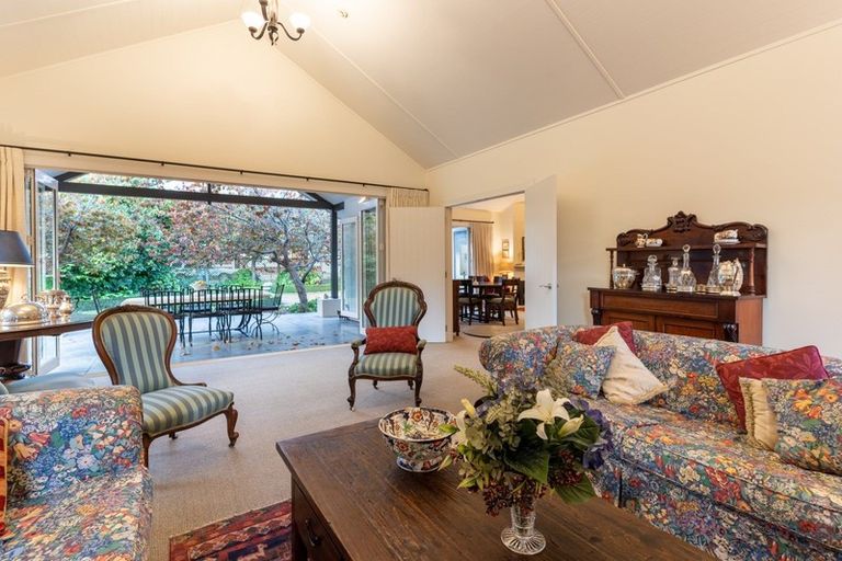 Photo of property in 3 Caccia Birch Lane, Hokowhitu, Palmerston North, 4410