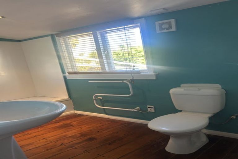 Photo of property in 152b Glengarry Road, Glen Eden, Auckland, 0602