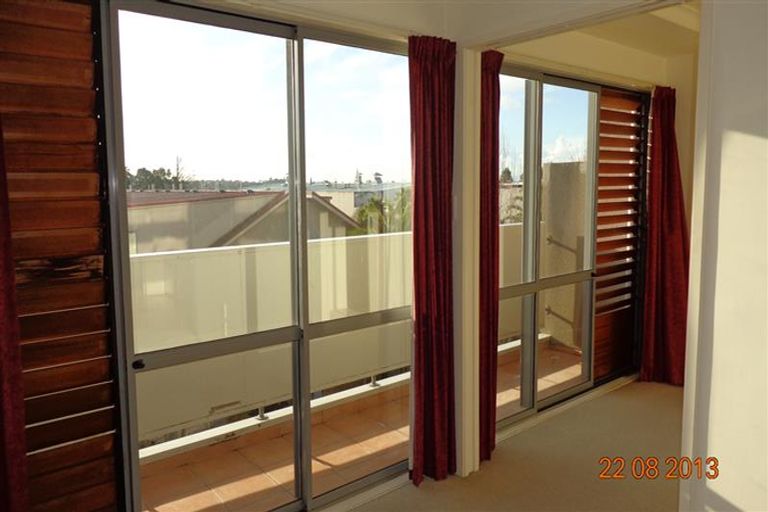 Photo of property in 7e/30 Westward Ho, Glen Eden, Auckland, 0602