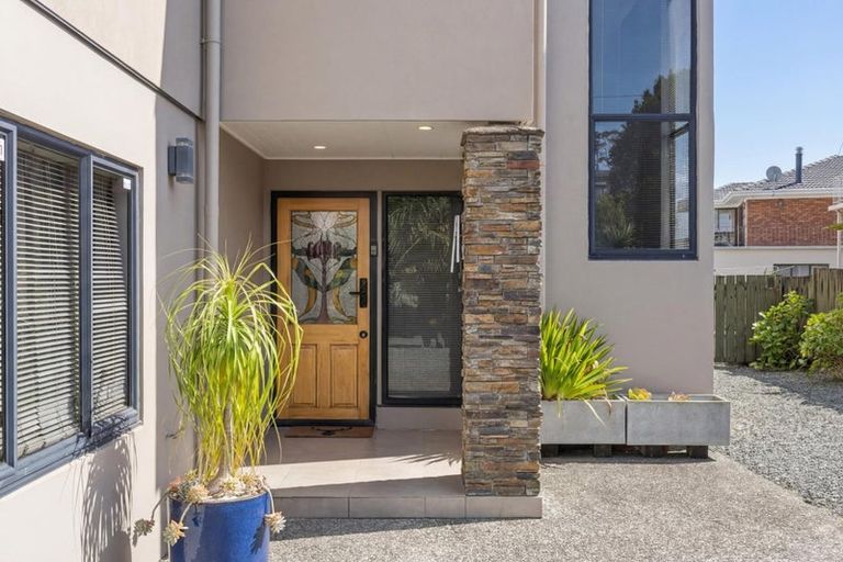 Photo of property in 207 Royal Road, Massey, Auckland, 0614