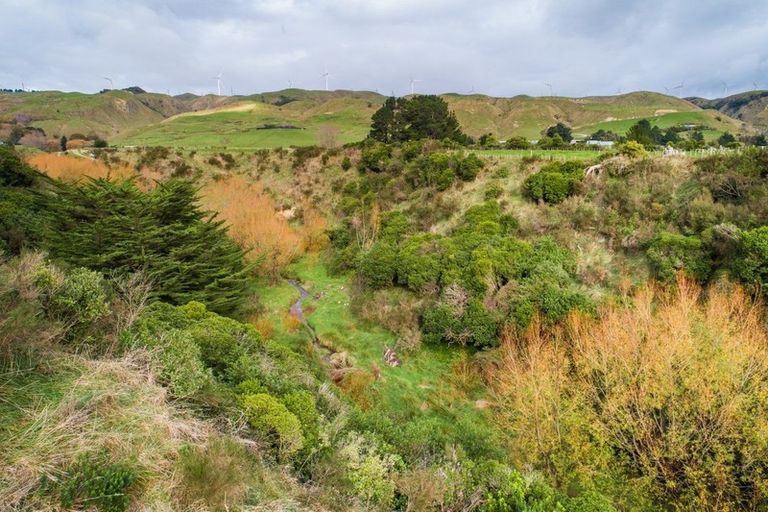 Photo of property in 52 Centre Road, Aokautere, Palmerston North, 4471