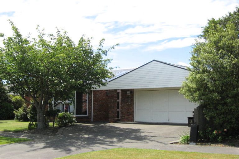 Photo of property in 3 Dorfold Mews, Avonhead, Christchurch, 8042