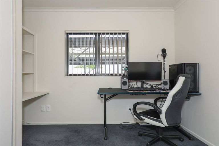 Photo of property in 51 Youngs Road, Papakura, 2110