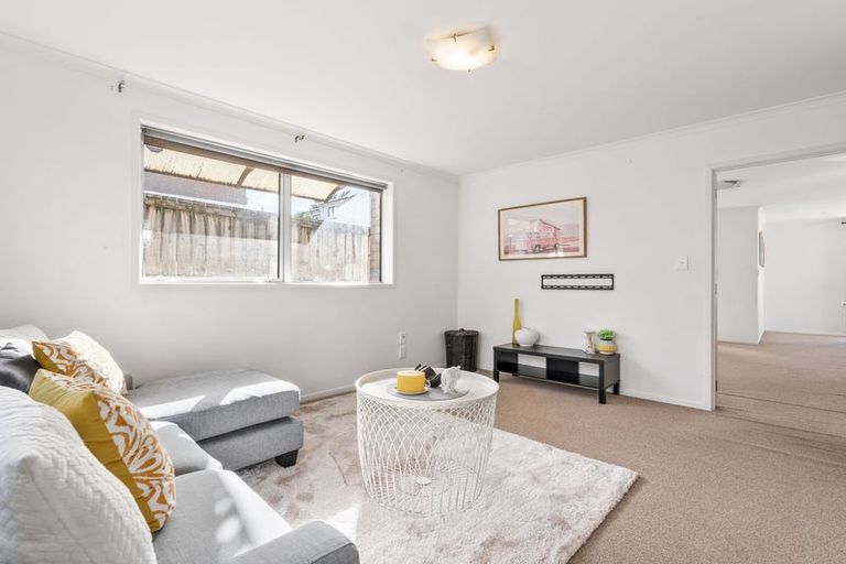 Photo of property in 19b Te Atatu Road, Te Atatu South, Auckland, 0610