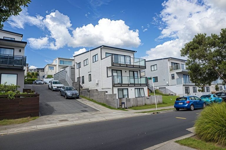 Photo of property in 46 Ascension Crescent, Orewa, 0931