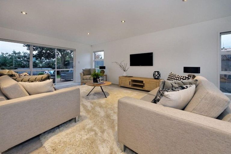 Photo of property in 688a Te Atatu Road, Te Atatu Peninsula, Auckland, 0610