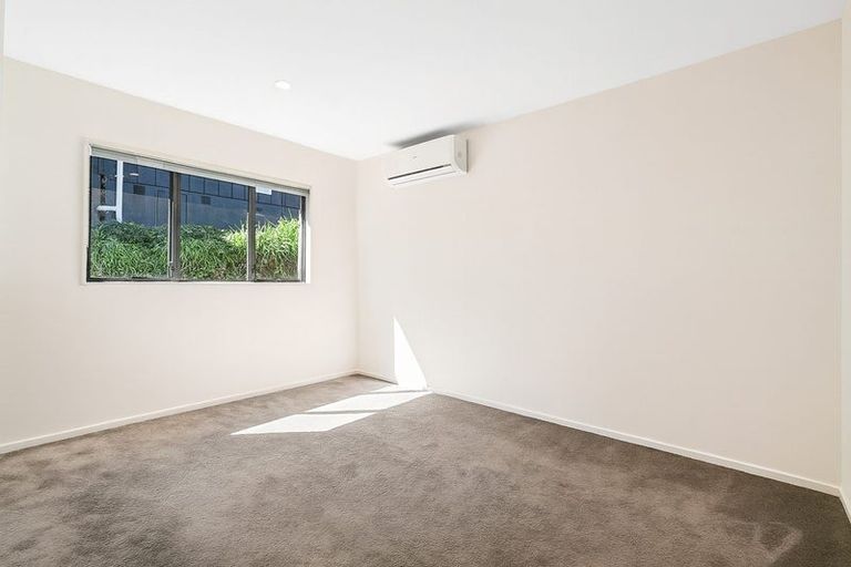 Photo of property in 72l Seabrook Avenue, New Lynn, Auckland, 0600