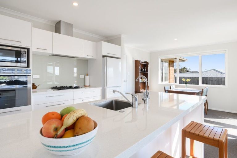 Photo of property in 124 Rowesdale Drive, Ohauiti, Tauranga, 3112