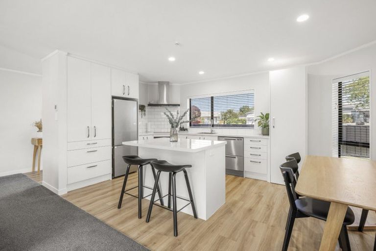 Photo of property in 61 Kane Road, Papamoa Beach, Papamoa, 3118