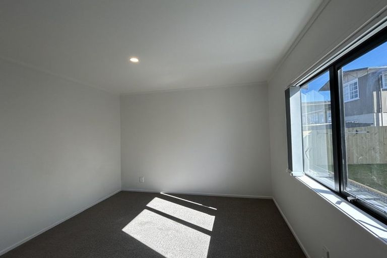 Photo of property in 66 Casuarina Road, Half Moon Bay, Auckland, 2012