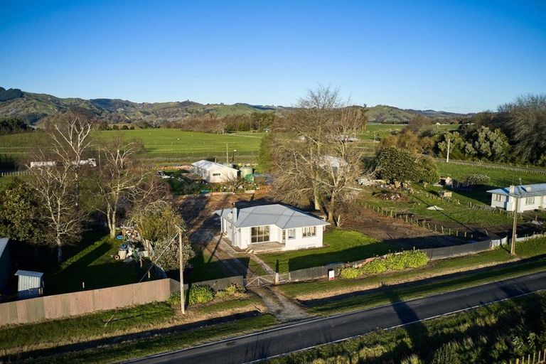 Photo of property in 12 Hetata Street, Whatatutu, Te Karaka, 4094