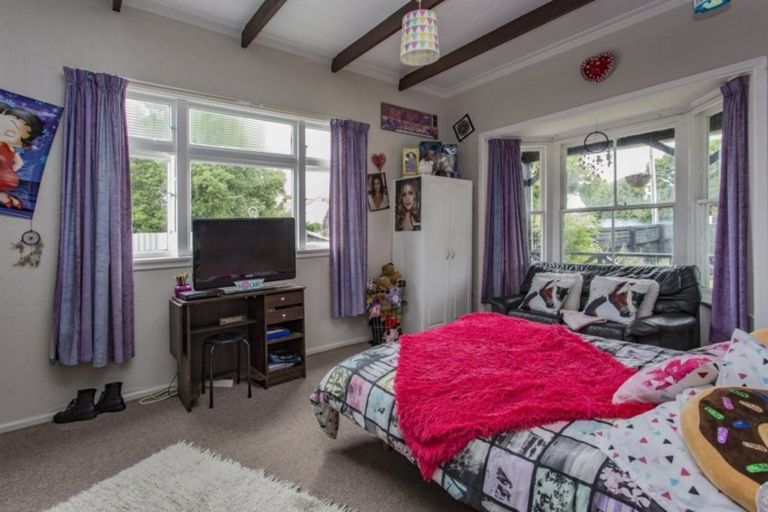 Photo of property in 84 Main North Road, Woodend, 7610