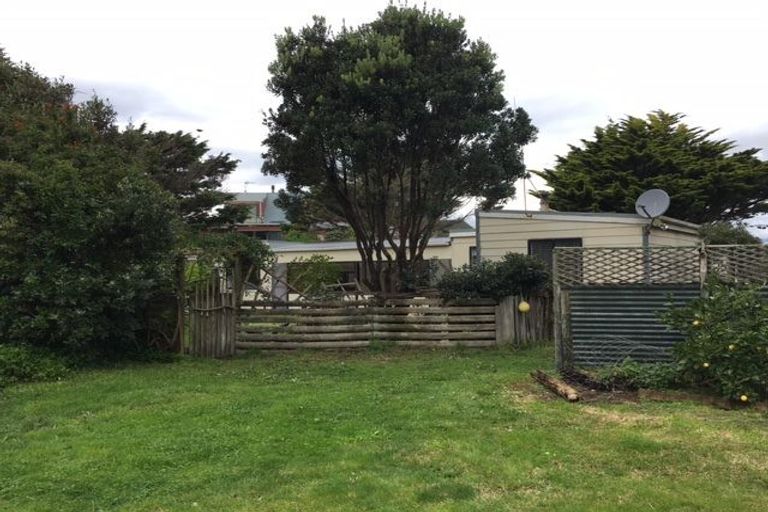 Photo of property in 86 Marine Parade, Otaki Beach, Otaki, 5512