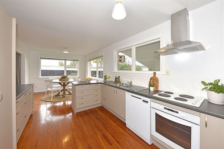 Photo of property in 203 Centaurus Road, Saint Martins, Christchurch, 8022