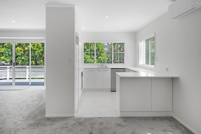 Photo of property in 2/2 Napoleon Avenue, Milford, Auckland, 0620