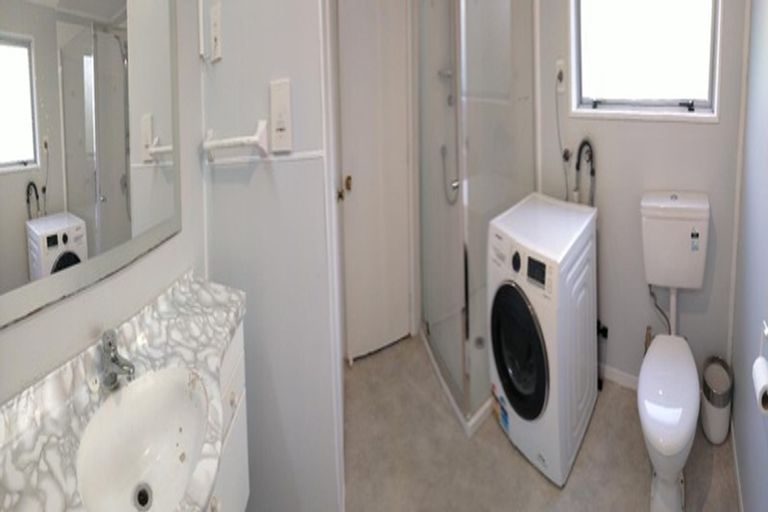 Photo of property in 89b Colwill Road, Massey, Auckland, 0614