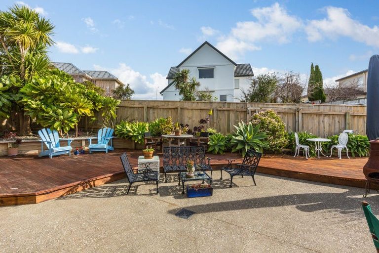 Photo of property in 3 Pendennis Point, Camborne, Porirua, 5026