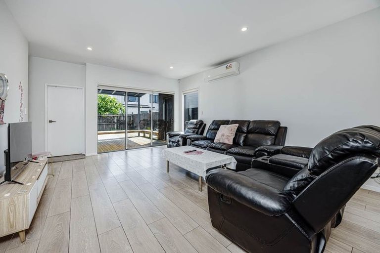 Photo of property in 42 Dignity Street, Papakura, 2110