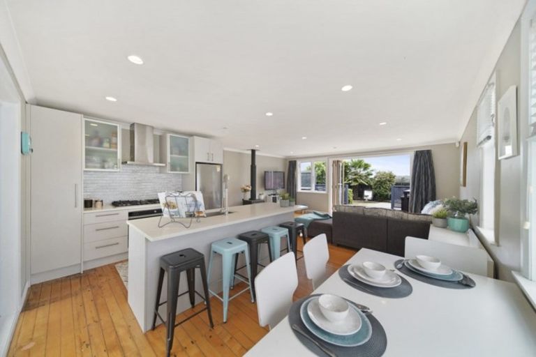 Photo of property in 115 Waihoehoe Road, Drury, 2113