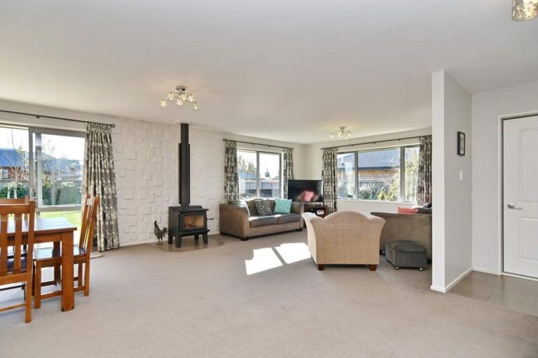 Photo of property in 12 Stonebridge Lane, Oxford, 7430