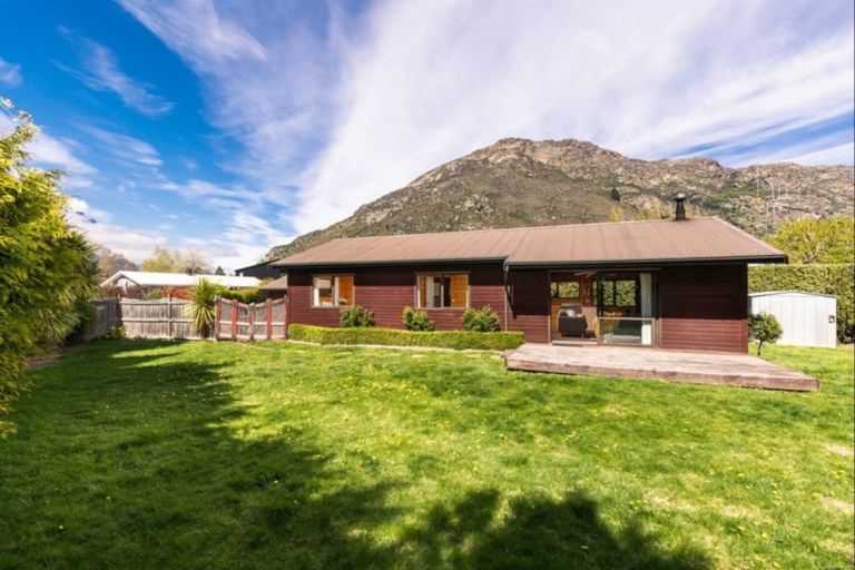 Photo of property in 16 Kawarau Place, Frankton, Queenstown, 9300