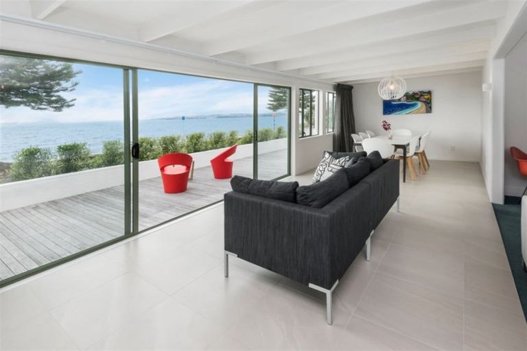 Photo of property in E/5 The Esplanade, Eastern Beach, Auckland, 2012