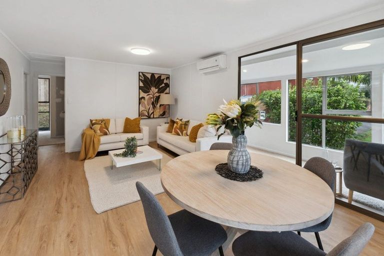 Photo of property in 1/16 Hogans Road, Glenfield, Auckland, 0629