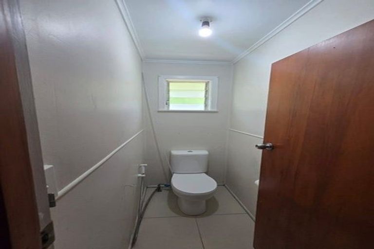 Photo of property in 155 Gossamer Drive, Pakuranga Heights, Auckland, 2010