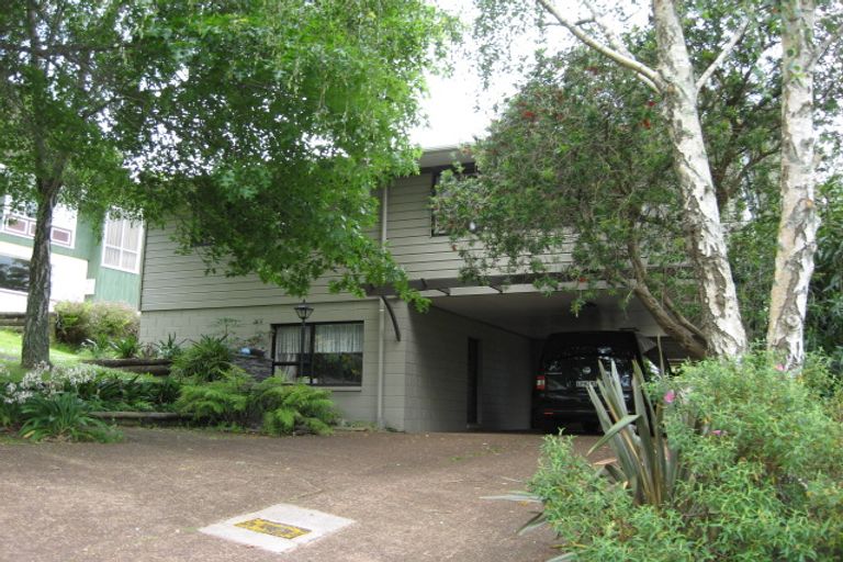 Photo of property in 2 Cromwell Place, Pukekohe, 2120