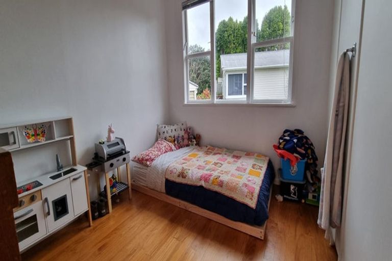 Photo of property in 15 Linwood Avenue, Forrest Hill, Auckland, 0620