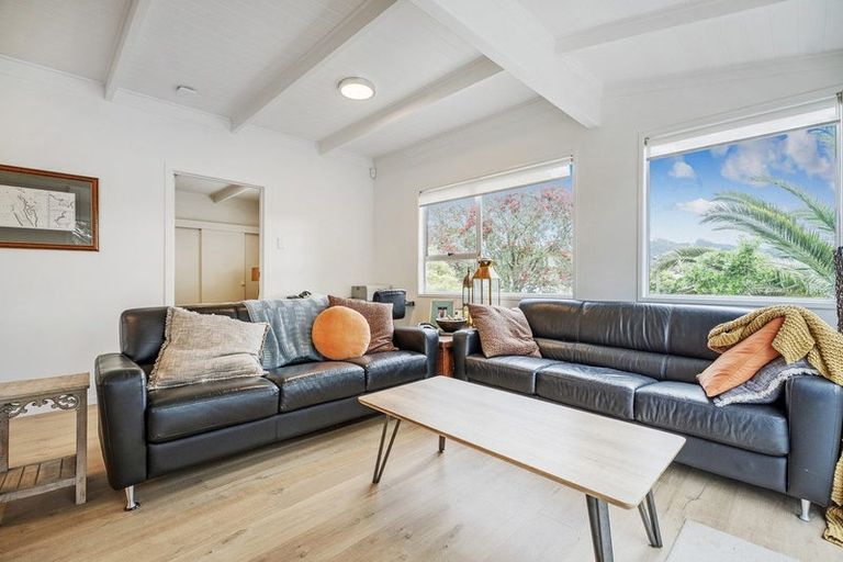 Photo of property in 19 Hicks Place, Cooks Beach, Whitianga, 3591