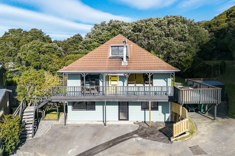 Photo of property in 14 Longitude Place, Whitby, Porirua, 5024
