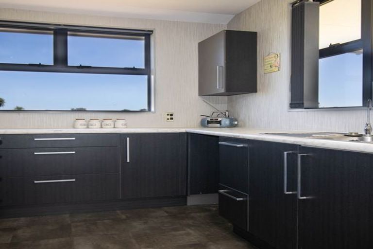 Photo of property in 3 Lakeview Drive, Foxton Beach, Foxton, 4815