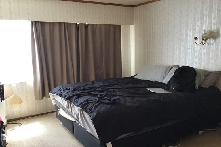 Photo of property in 2/1 Deuxberry Avenue, Northcote, Auckland, 0627