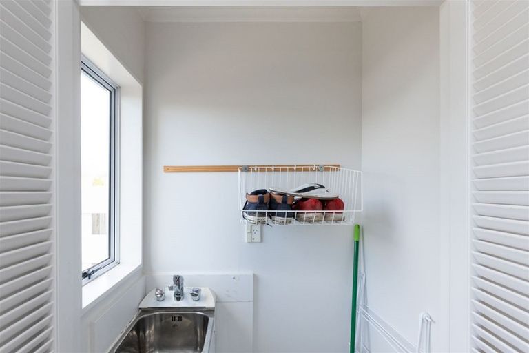 Photo of property in 60 Newton Place, Westbrook, Palmerston North, 4412