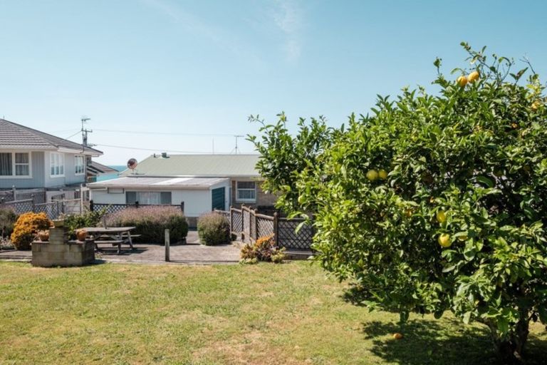 Photo of property in 96 Moana Road, Okitu, Gisborne, 4010