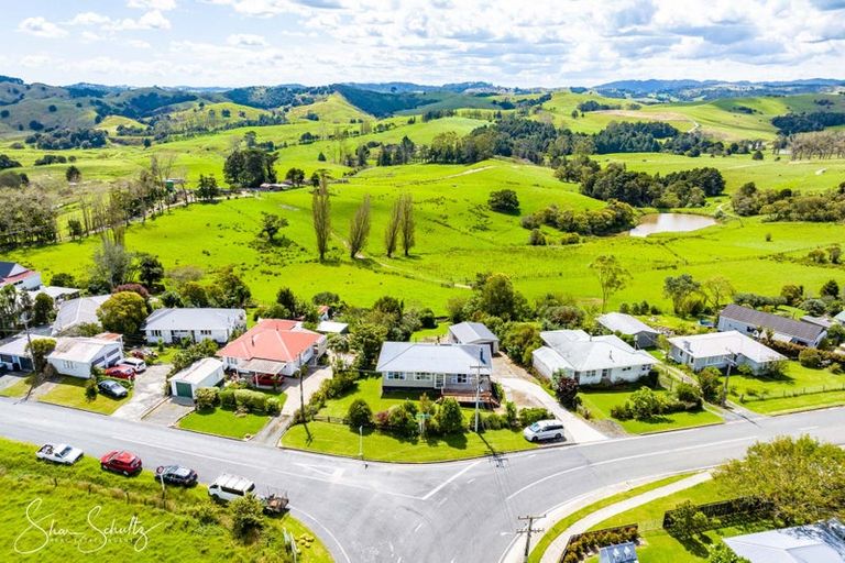 Photo of property in 46 Gorge Road, Maungaturoto, 0520