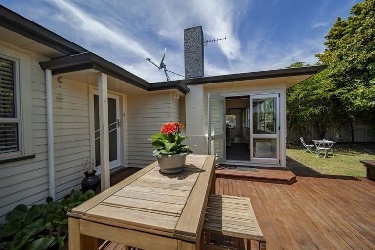 Photo of property in 106 Wharerangi Road, Greenmeadows, Napier, 4112