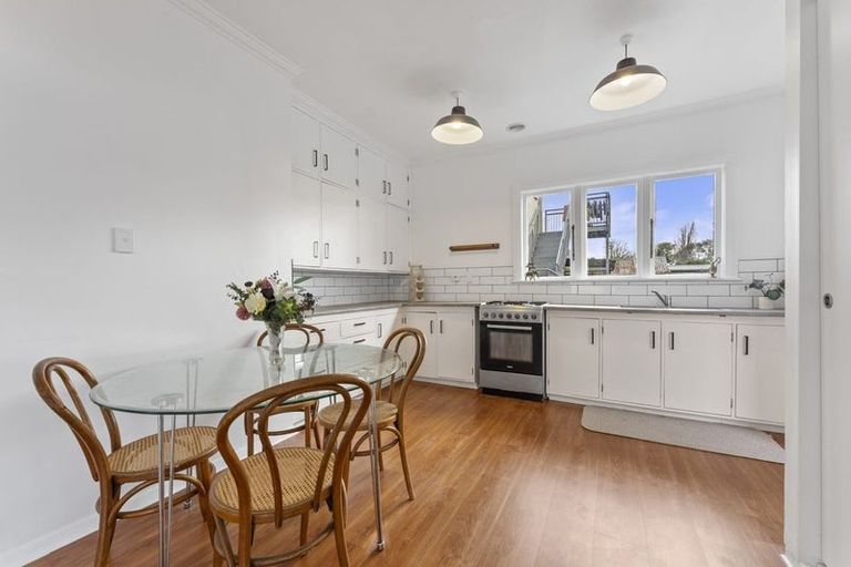 Photo of property in 27 Waldegrave Street, Palmerston North, 4410